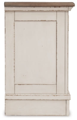 Realyn Queen Upholstered Panel Bed and 2 Nightstands - B743B55