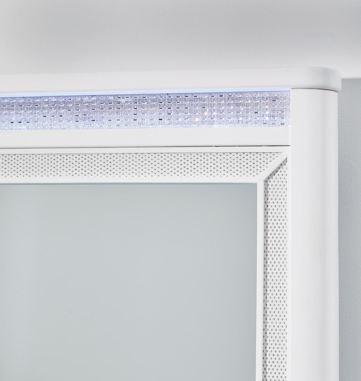 Chalanna Dresser and Mirror - B822B1
