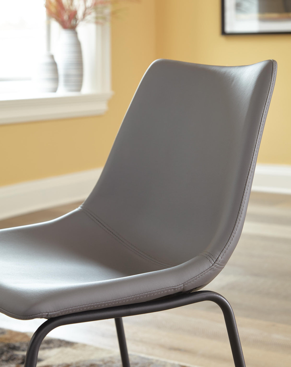 Centiar Dining Chair - D372-08