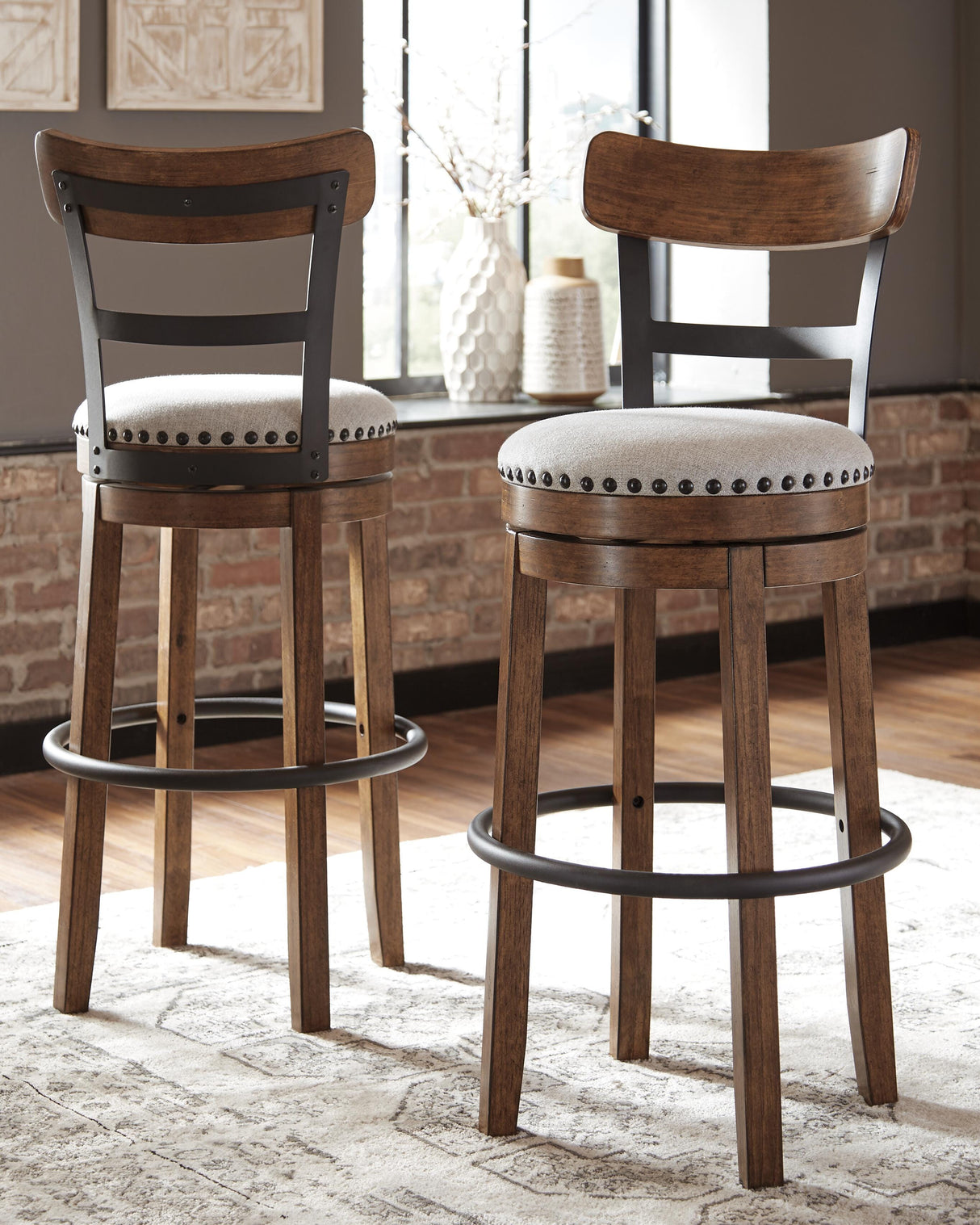 Valebeck Bar Height Bar Stool - D546-430