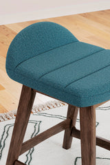 Lyncott Counter Height Bar Stool - D615-324