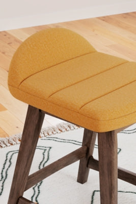 Lyncott Counter Height Bar Stool - D615-424