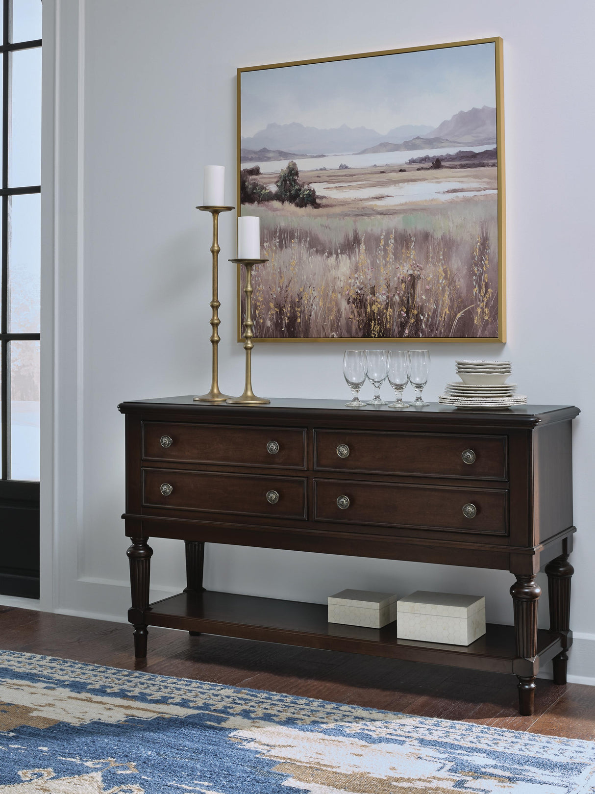 Lavinton Dining Server - D764-60