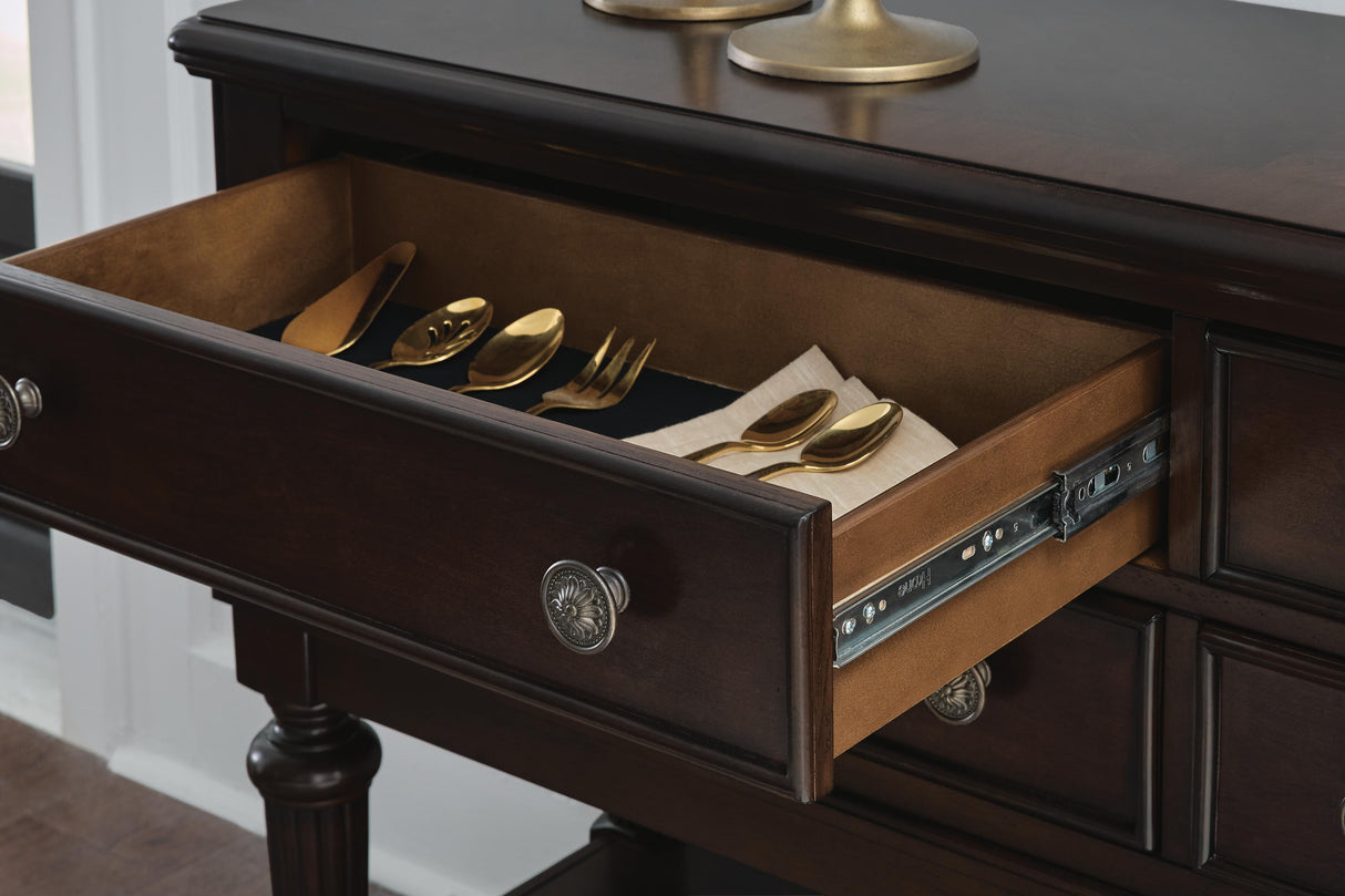 Lavinton Dining Server - D764-60