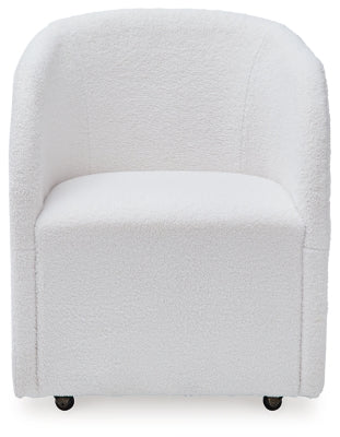 Rowanbeck Dining Chair - D821-02A