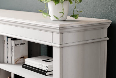 Kanwyn Credenza - H777-46