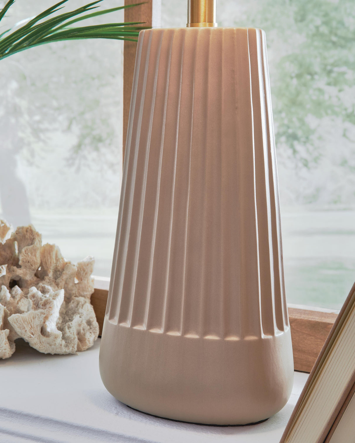 Dellner Table Lamp - L100854