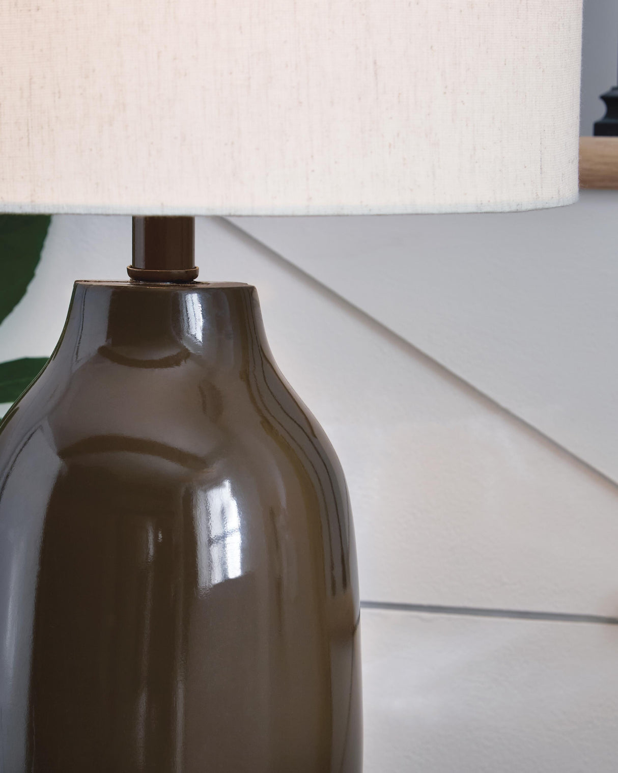 Jyler Table Lamp - L100904
