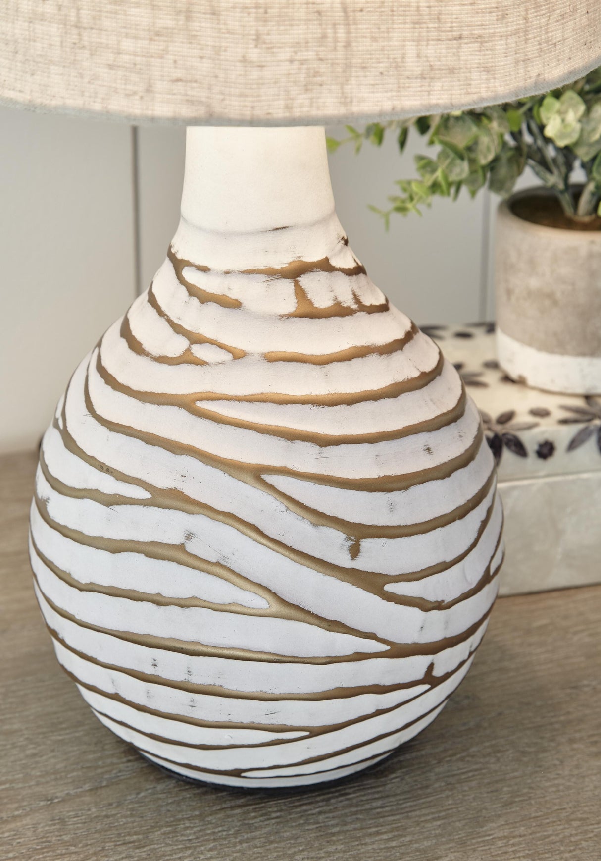 Aleela Table Lamp - L204194