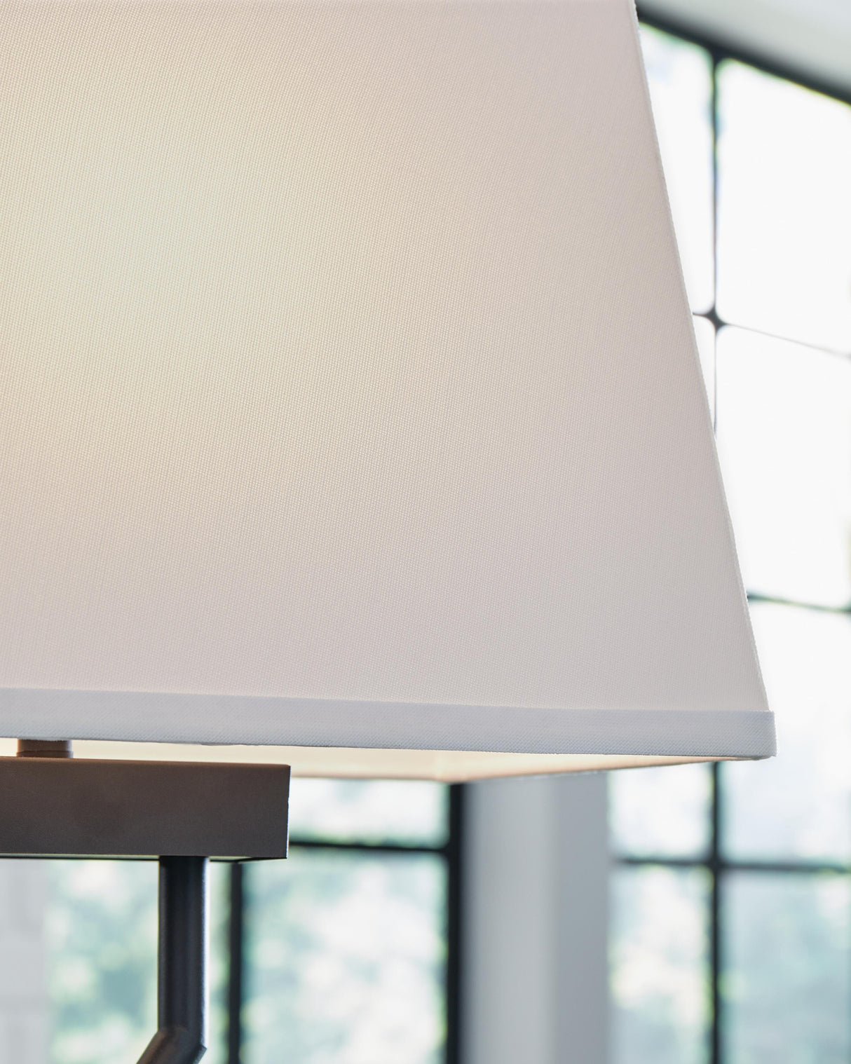 Brookthrone Table Lamp (Set of 2) - L204514