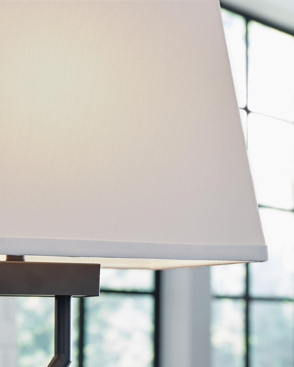 Brookthrone Table Lamp (Set of 2) - L204514