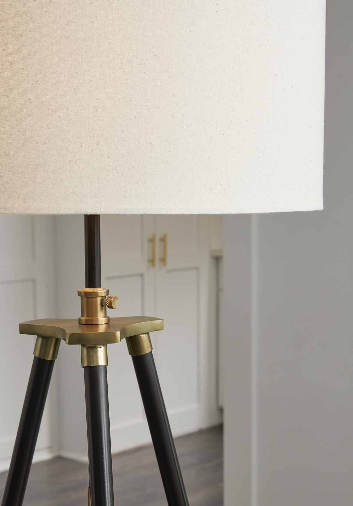 Cashner Floor Lamp - L206101