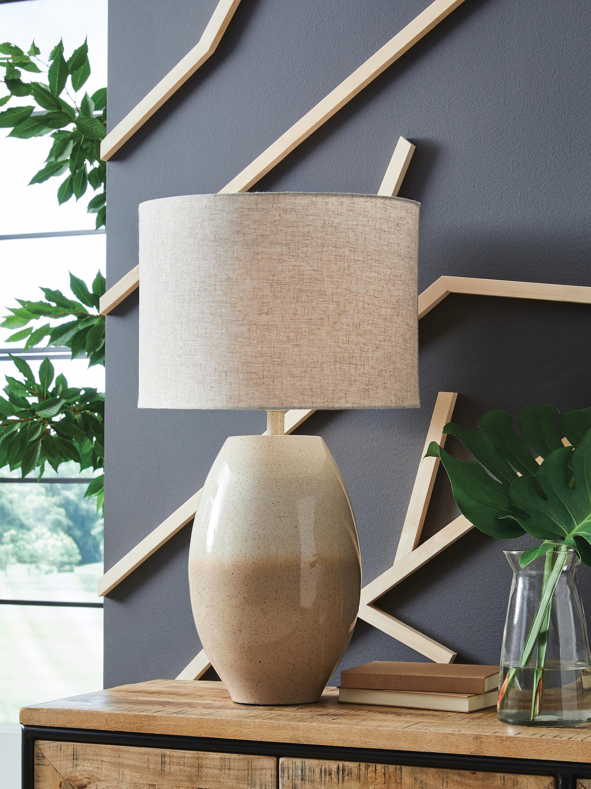 Linas Table Lamp - L207594