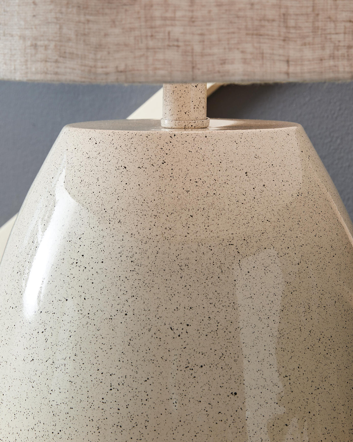 Linas Table Lamp - L207594