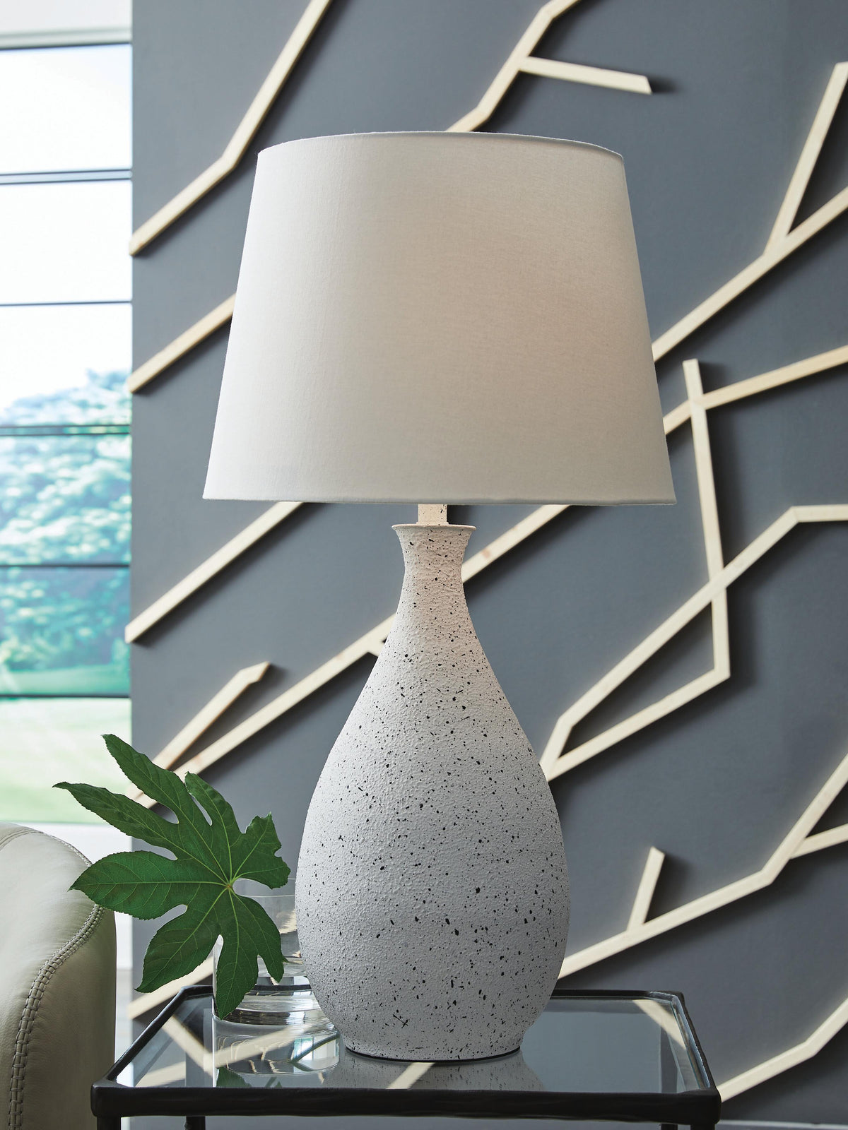 Wyattford Table Lamp - L207614