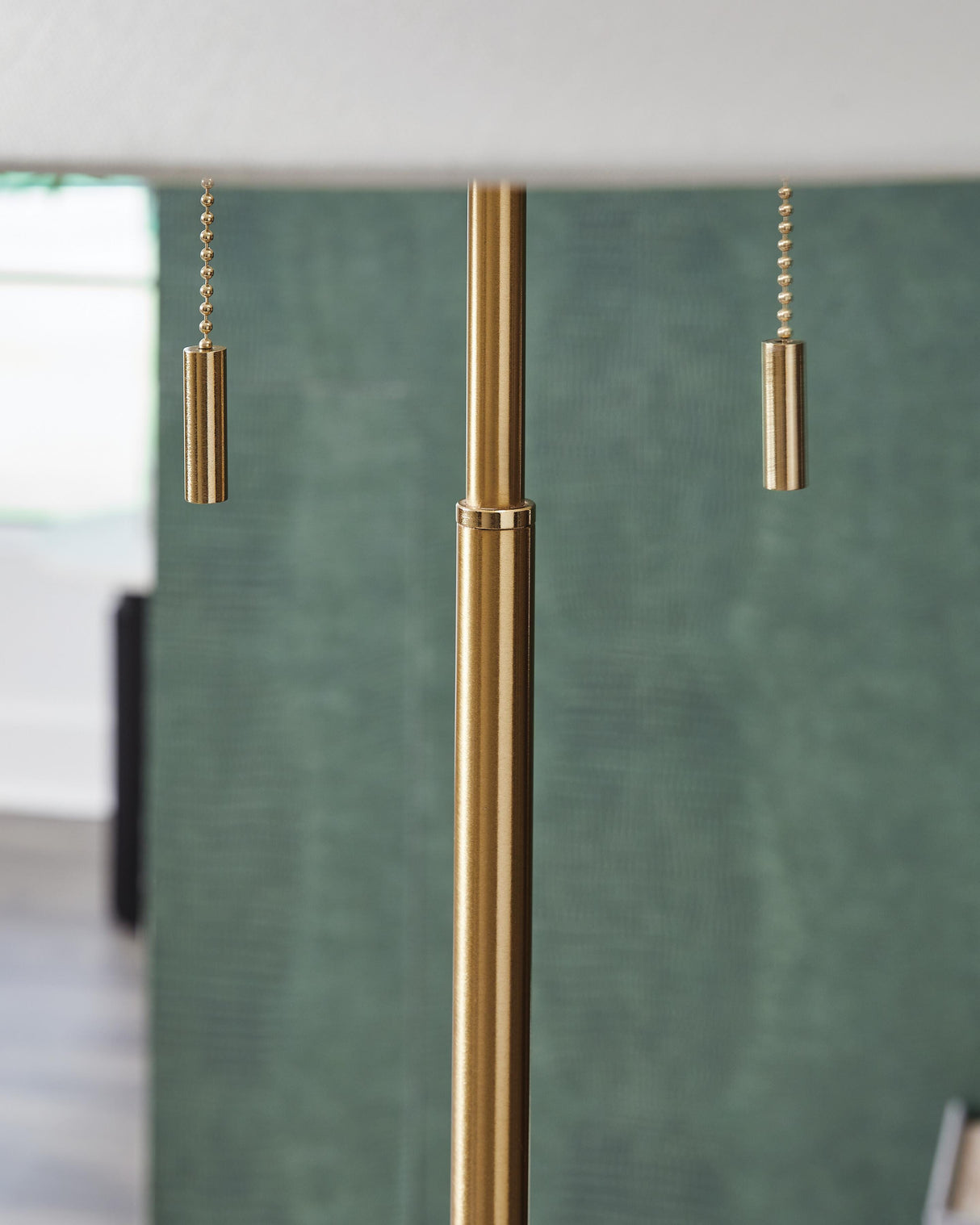 Haigwood Floor Lamp - L208471