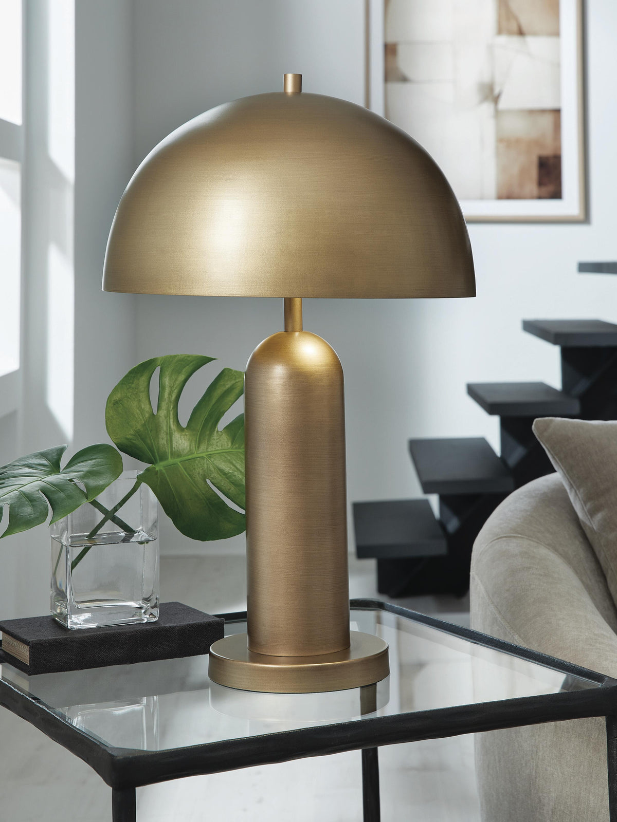 Wendfield Table Lamp - L208514