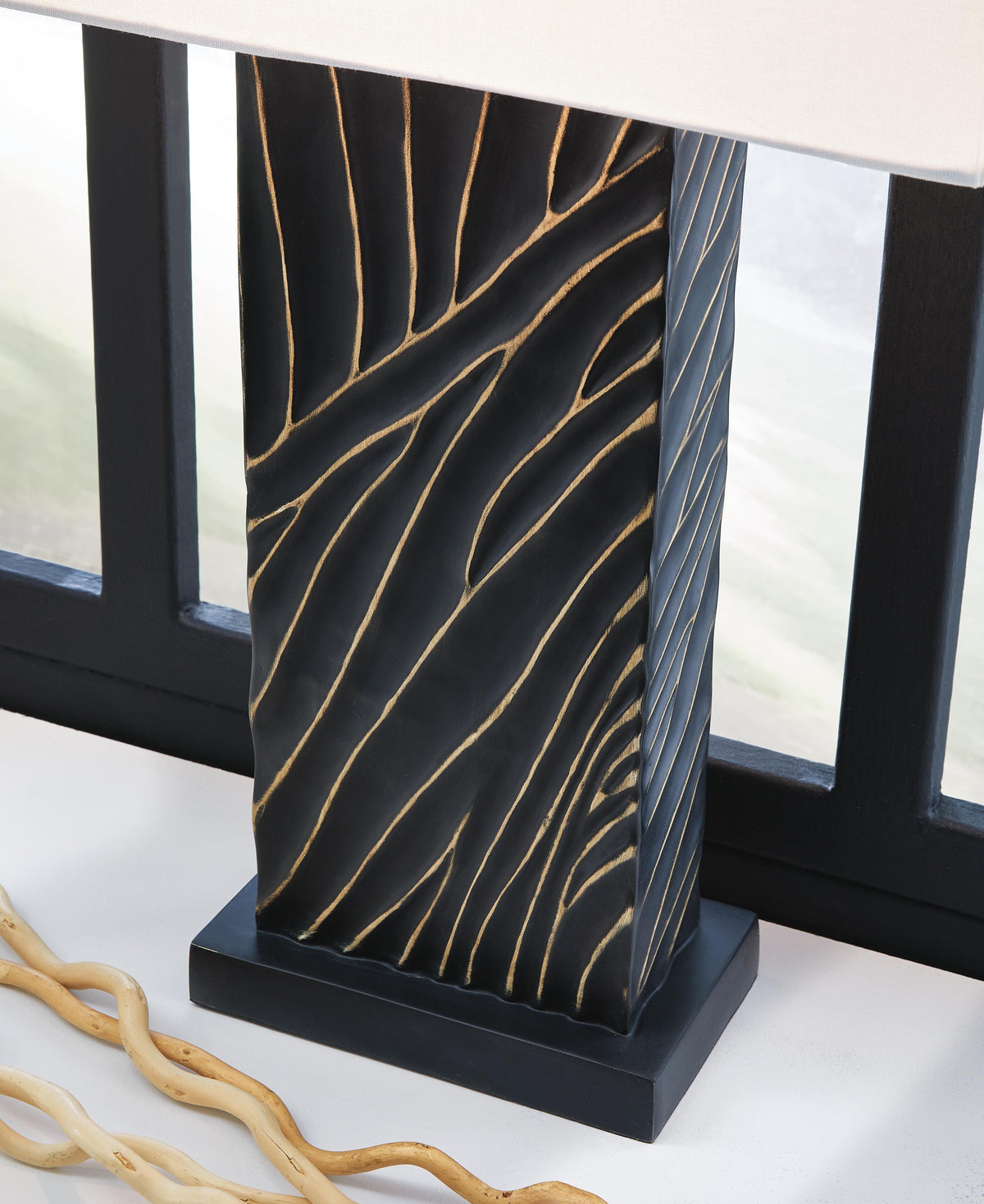 Bartlen Table Lamp - L235774