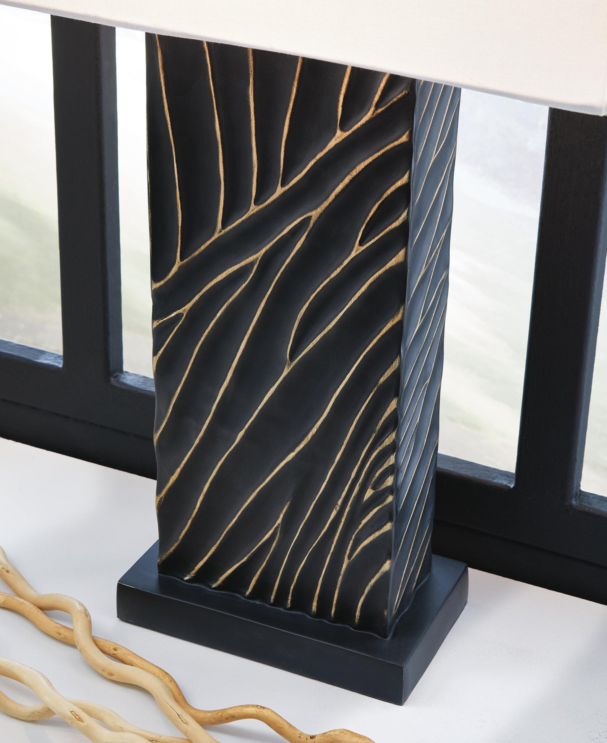 Bartlen 2-Piece Lamp Set - L235774X2