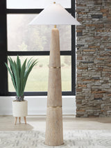 Gasparleigh Floor Lamp - L235811