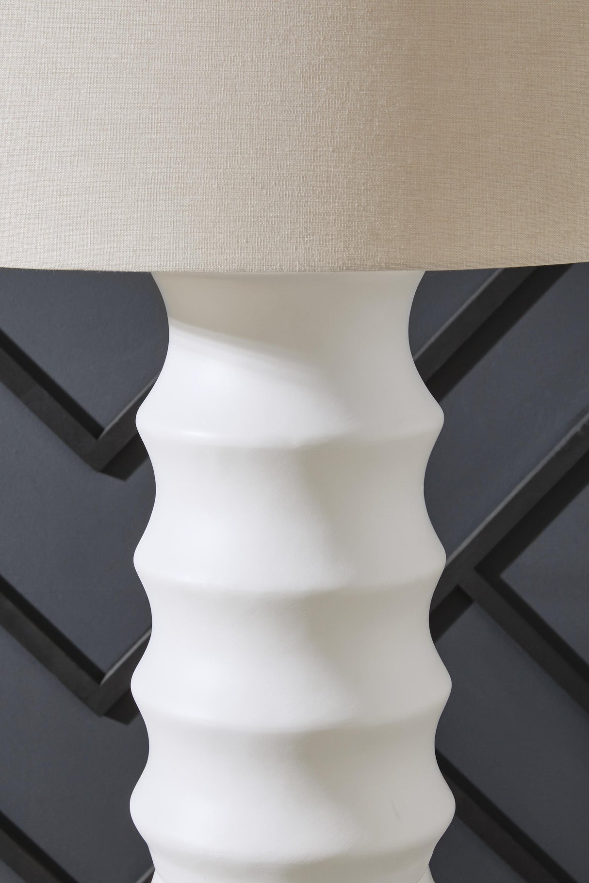 Veraleigh Floor Lamp - L235851