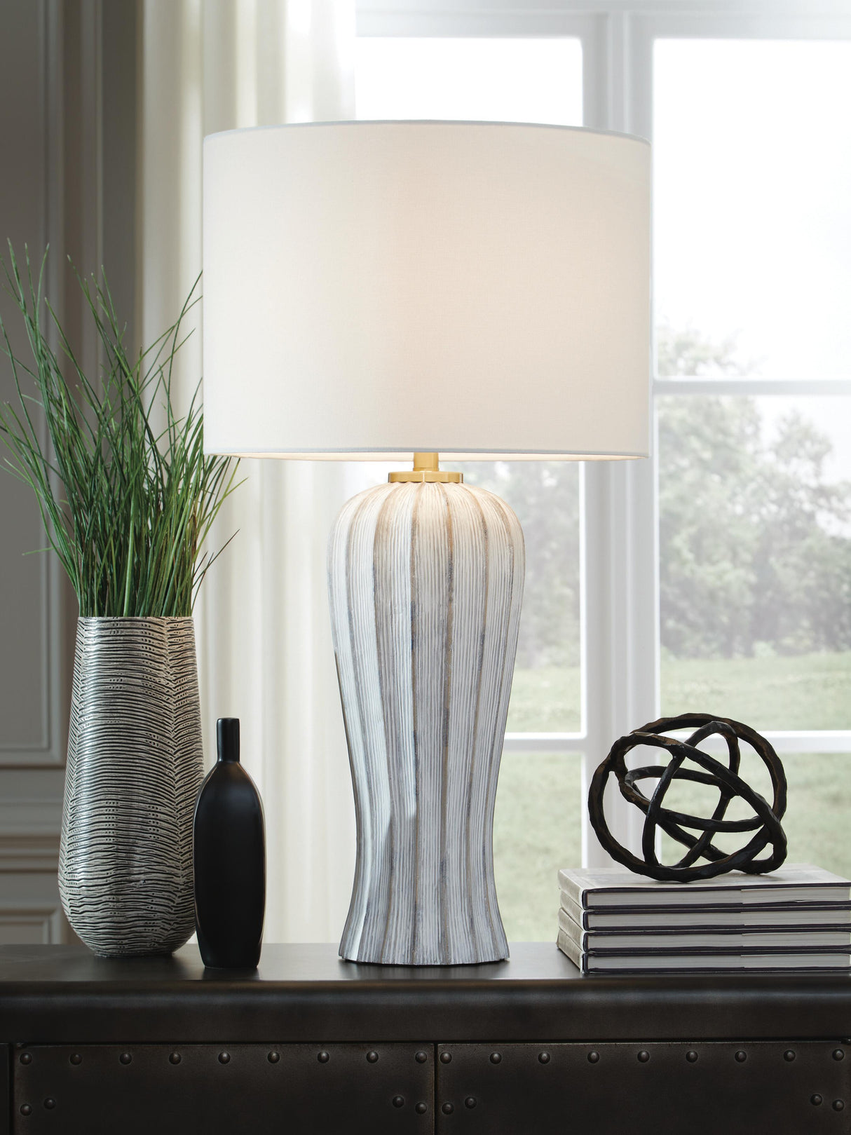 Lanwell Table Lamp - L235894