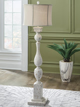 Madsbrook Floor Lamp - L235921