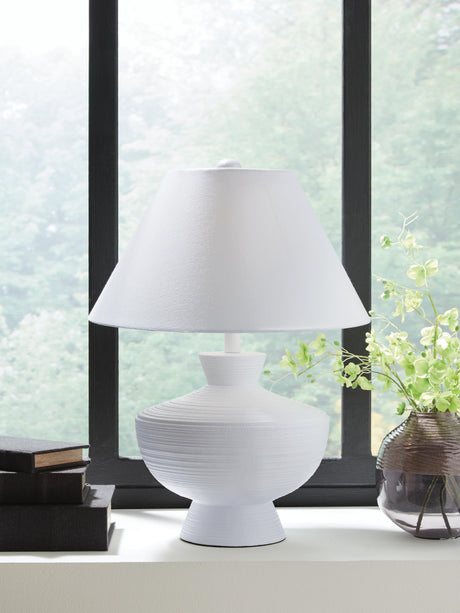 Harelwood Table Lamp - L235934