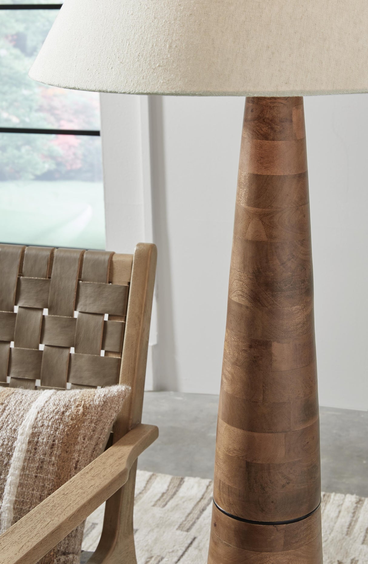 Danset Floor Lamp - L329101