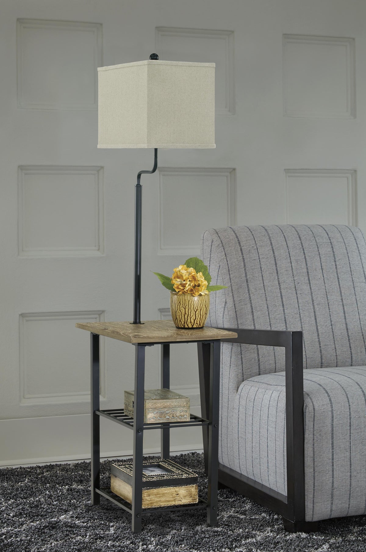 Shianne Floor Lamp - L734031
