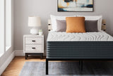 Hybrid 1400 Queen Mattress - M43731