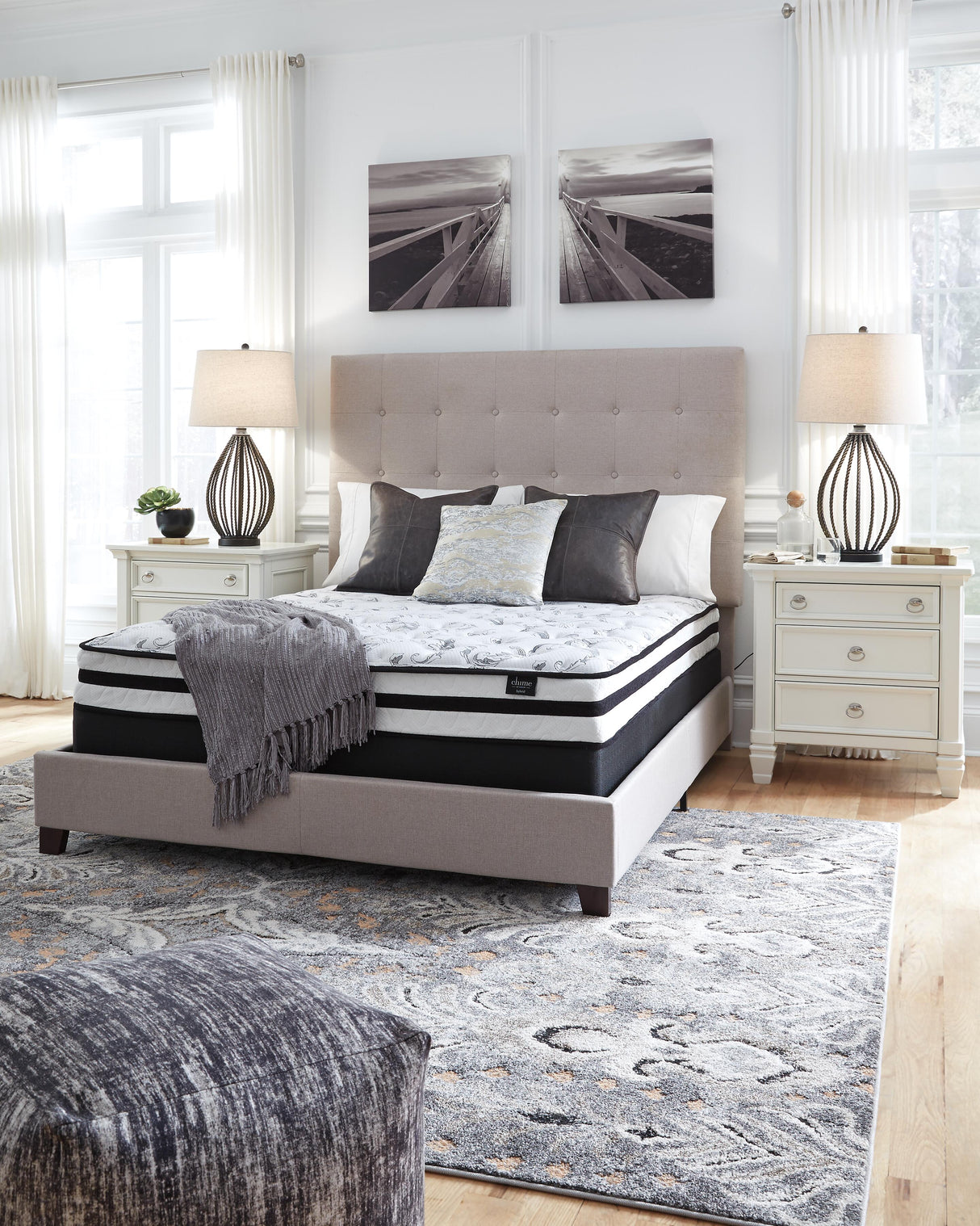 8 Inch Chime Innerspring Queen Mattress in a Box - M69531