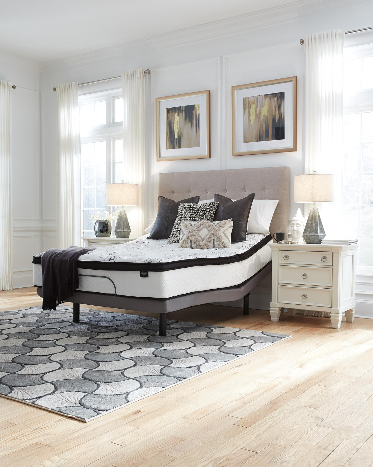 Chime 12 Inch Hybrid California King Mattress in a Box - M69751