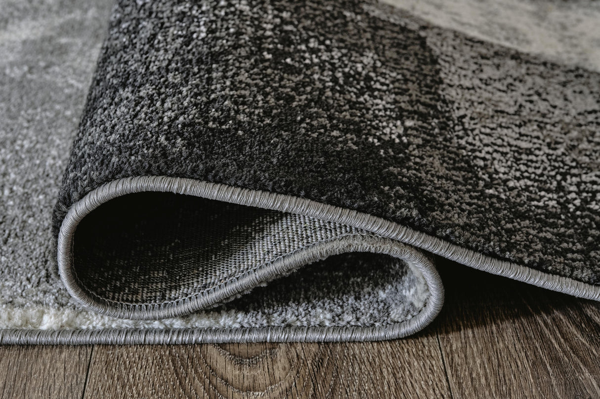 Brycebourne 5'3" x 7'7" Rug - R404982