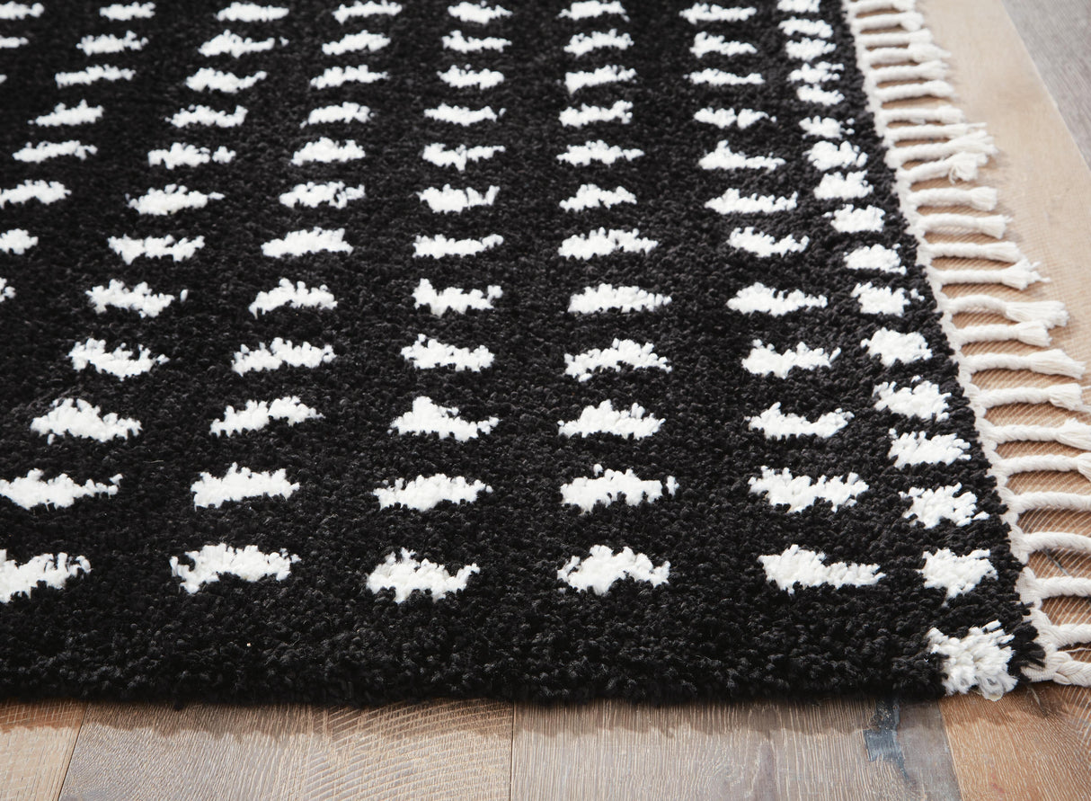 Minston 5' x 7' Rug - R405952