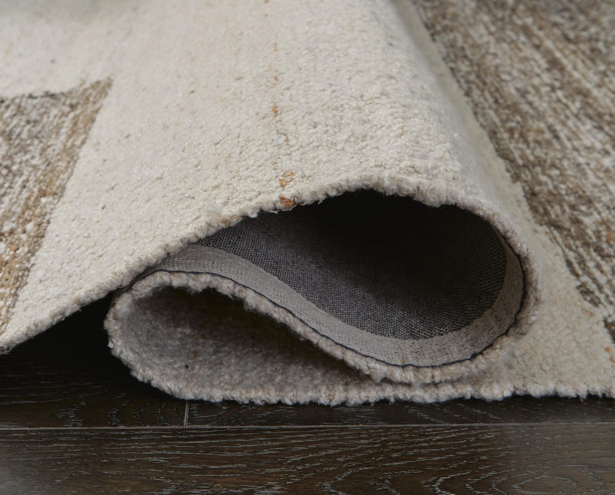 Barus 5' x 7' Rug - R406402