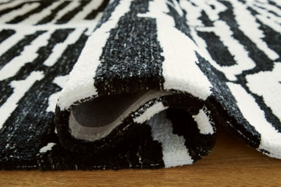 Bramshaw 8' x 10' Rug - R406761
