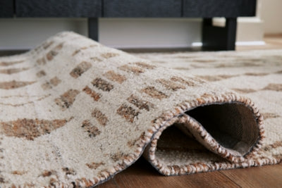 Brettler 5' x 7' Rug - R406792