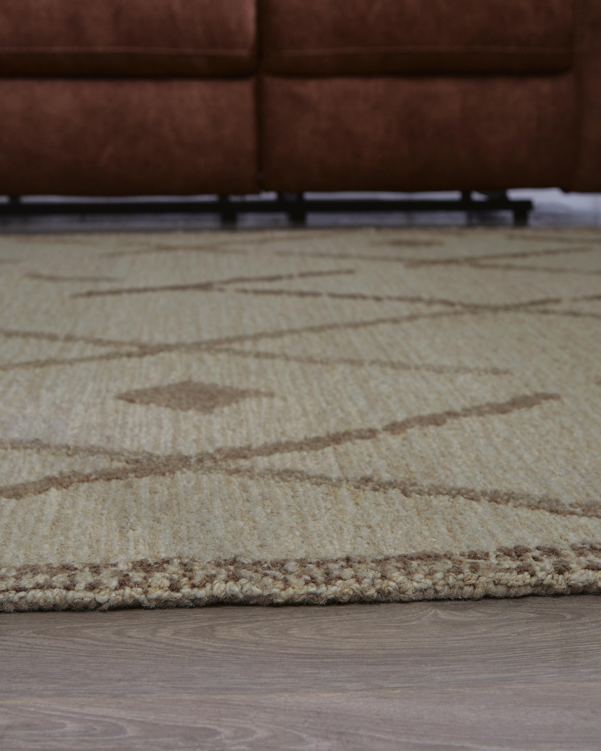 Guyford 5' x 7' Rug - R406872