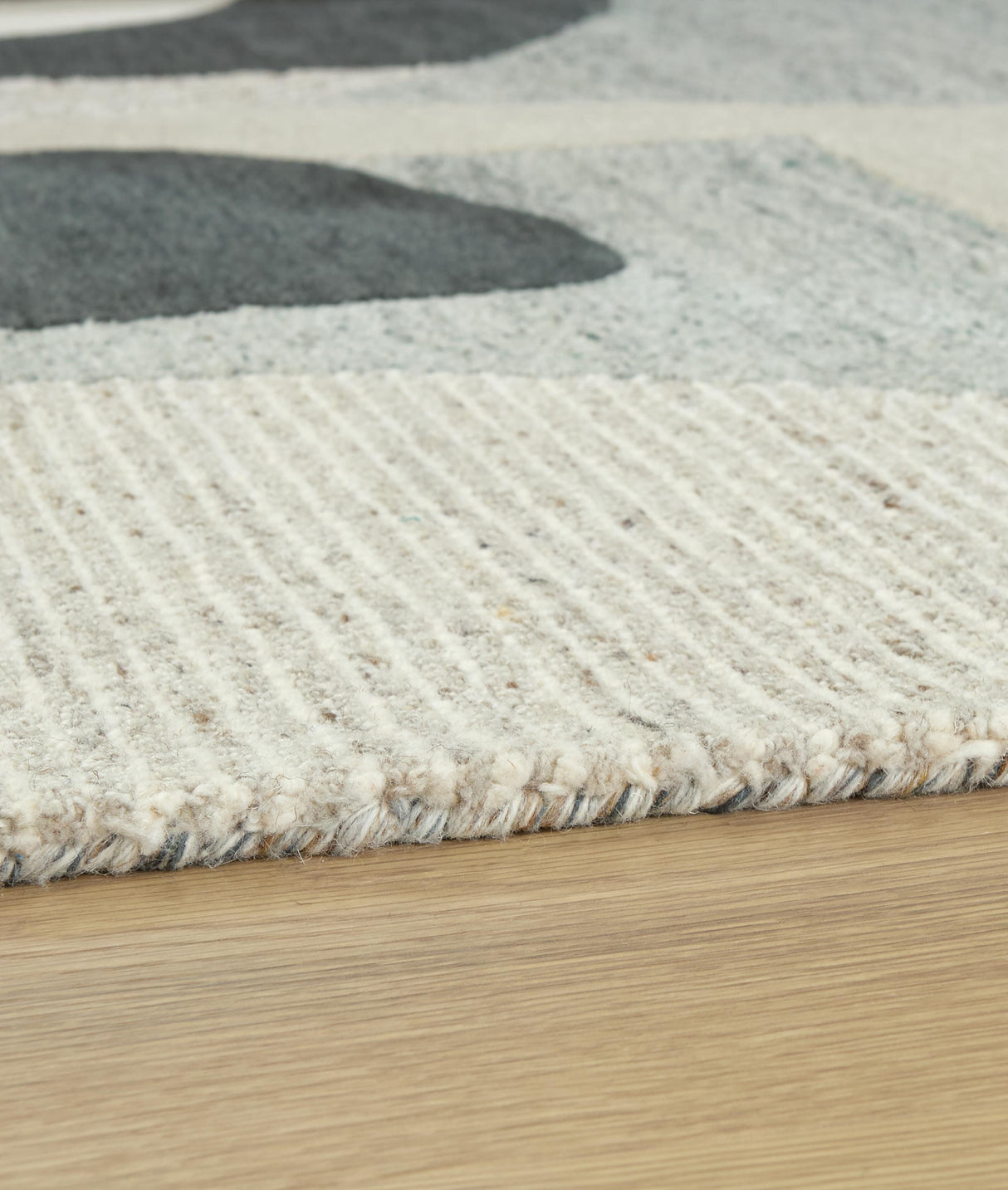 Edrickhill 8' x 10' Rug - R407121