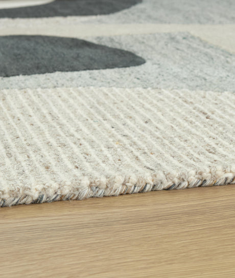 Edrickhill 5' x 7' Rug - R407122
