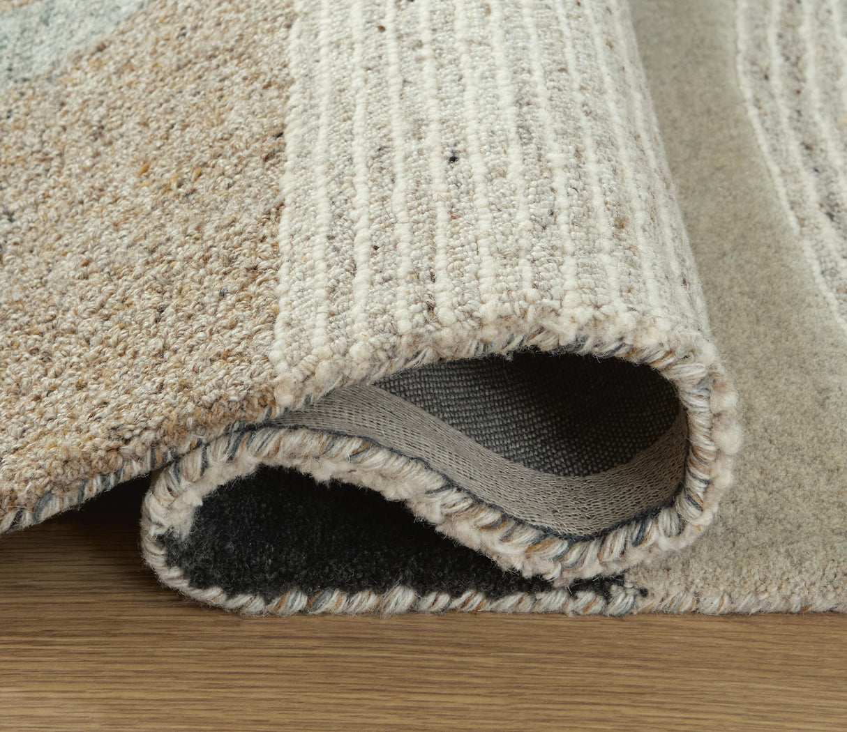 Edrickhill 5' x 7' Rug - R407122