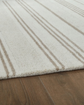 Gadence 5' x 7' Area Rug - R407642