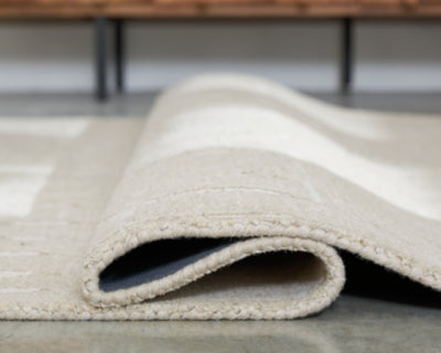 Wolbert 5' x 7' Area Rug - R407662