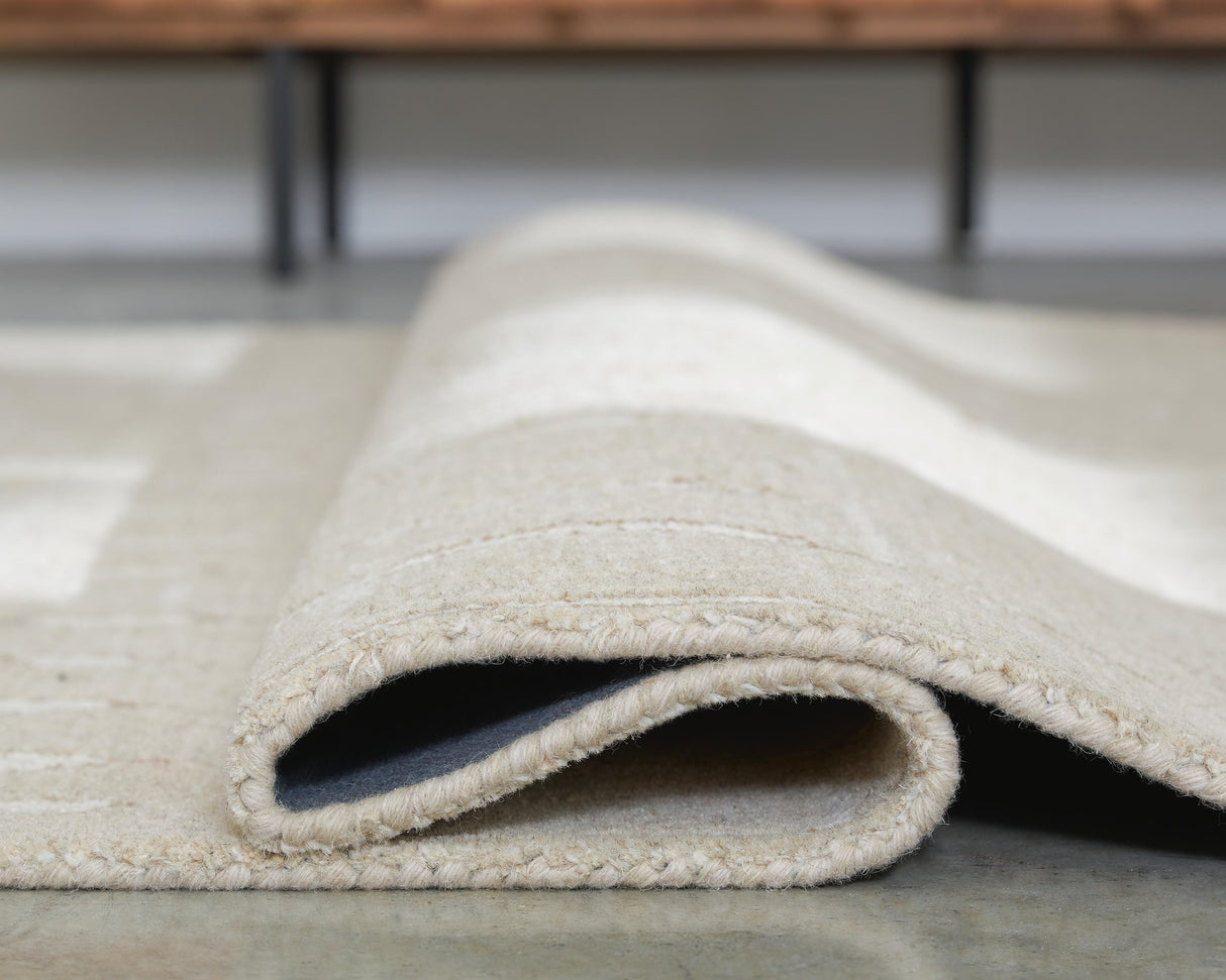 Wolbert 5' x 7' Area Rug - R407662