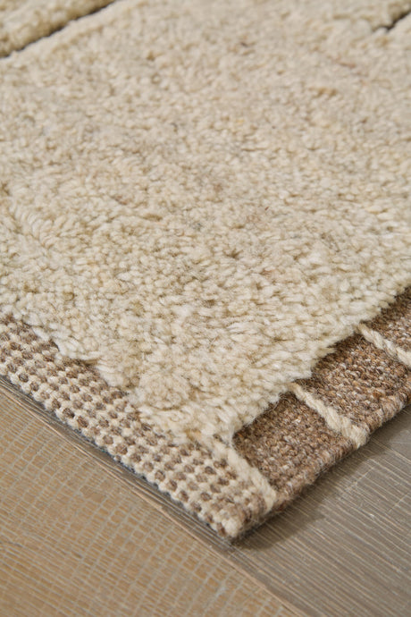 Clayman Medium Rug - R408342