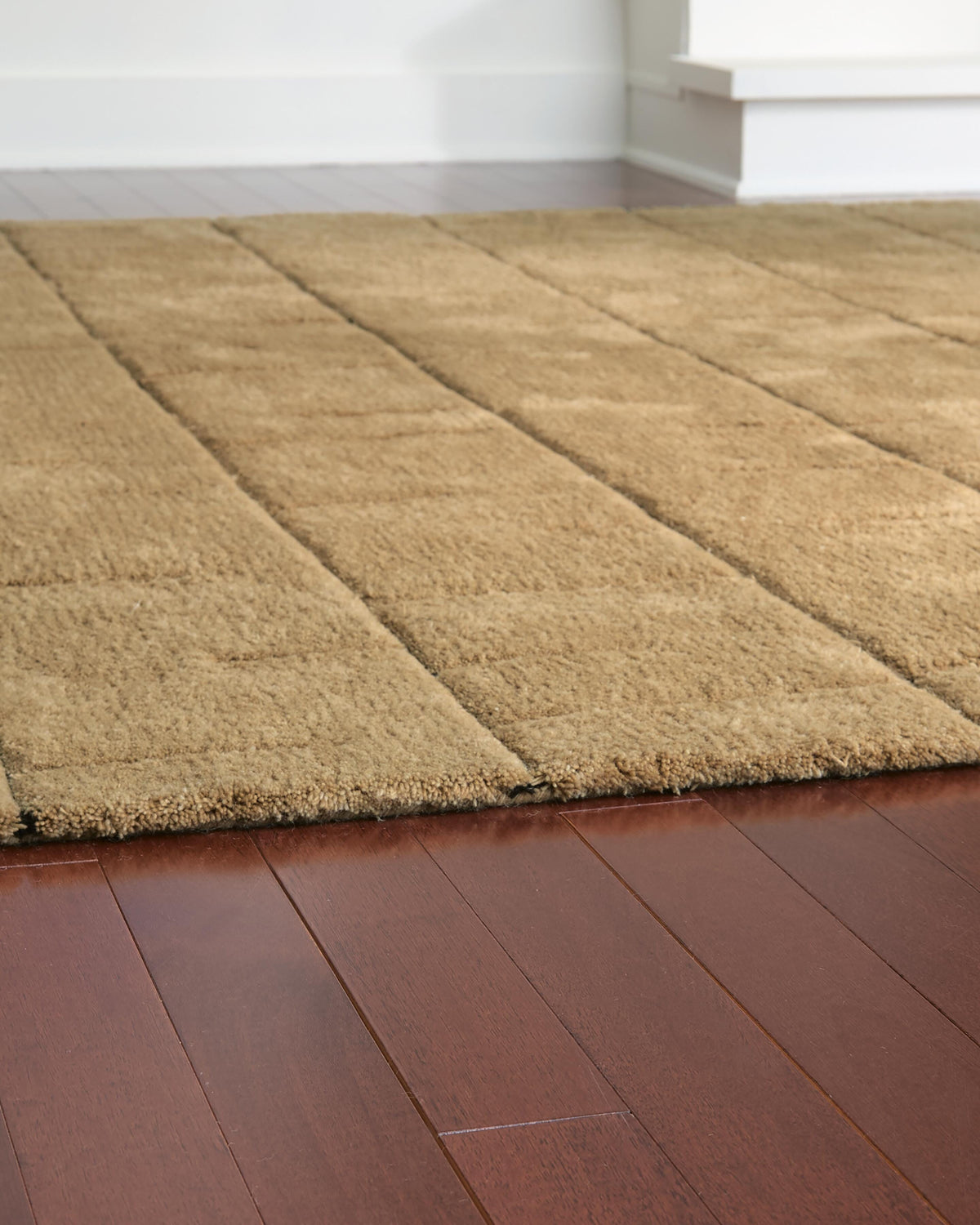 Luzmont Extra Large Rug - R408370