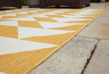 Thomley 8' x 10' Rug - R900061