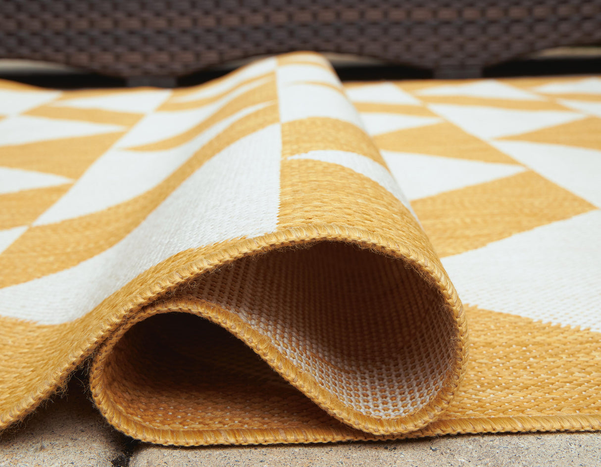 Thomley 5' x 7' Rug - R900062