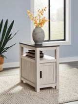 Fendenmore Chairside End Table - T190-217